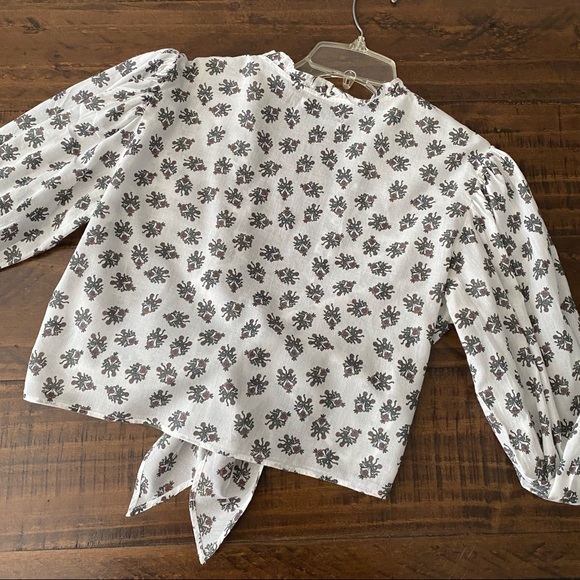 Urban Outfitters Tie Front Crop Top Size Medium - Picture 10 of 16